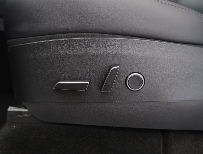 Tesla Model Y, 2021