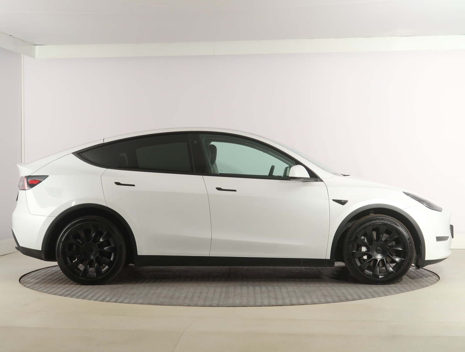 Tesla Model Y Long Range AWD – fotografie 8