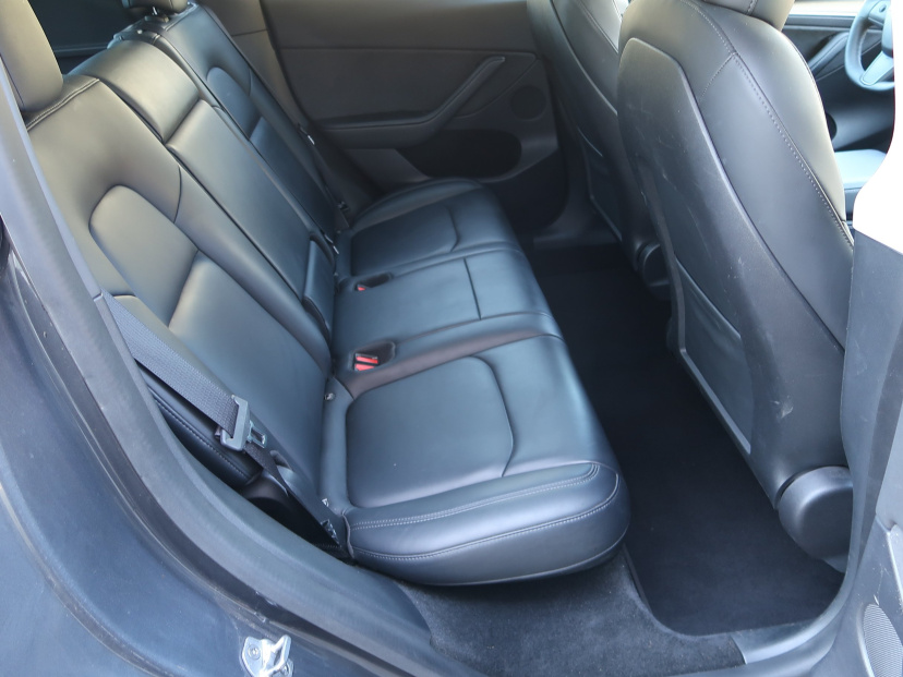 Tesla Model Y, 2022