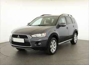 Mitsubishi Outlander - 2011