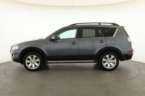 Mitsubishi Outlander - 2011