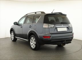 Mitsubishi Outlander - 2011