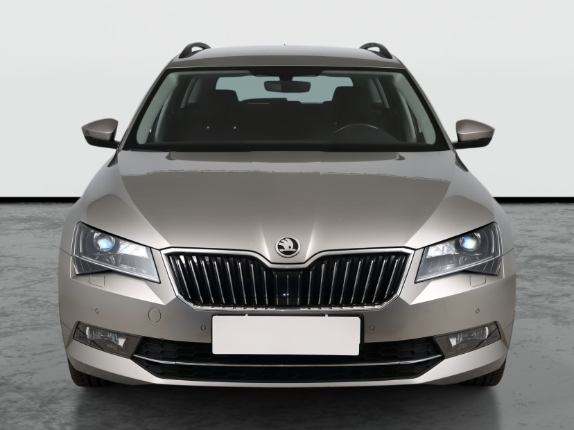 Škoda Superb, 2016