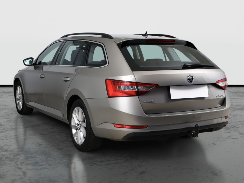 Škoda Superb, 2016