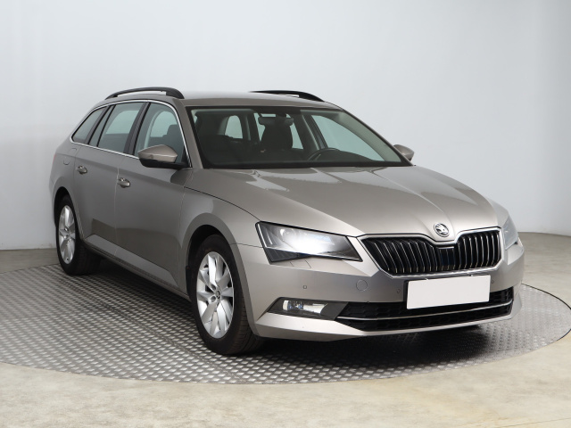Škoda Superb 2016