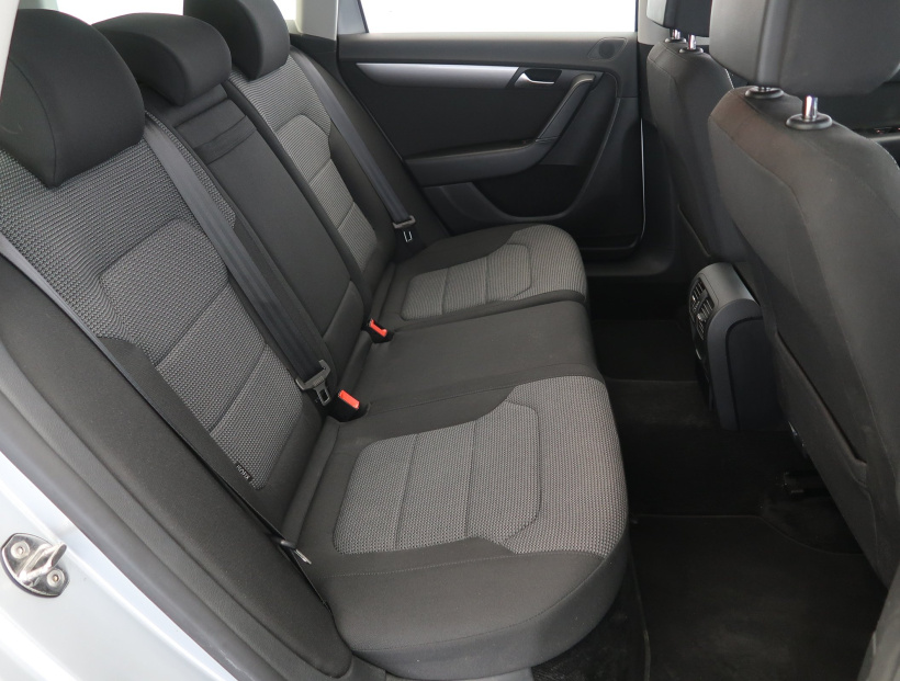 Volkswagen Passat, 2012