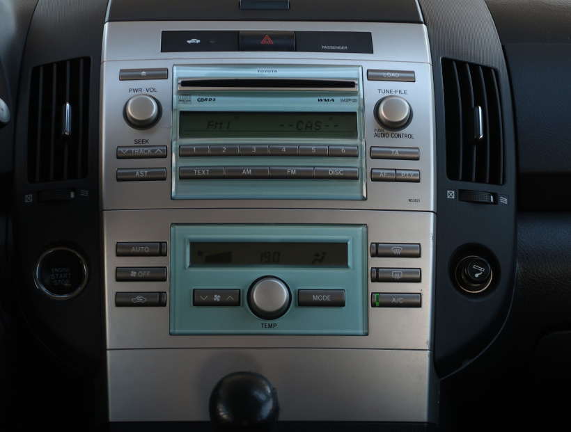 Toyota Corolla Verso, 2004