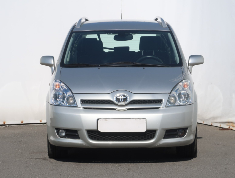 Toyota Corolla Verso, 2004