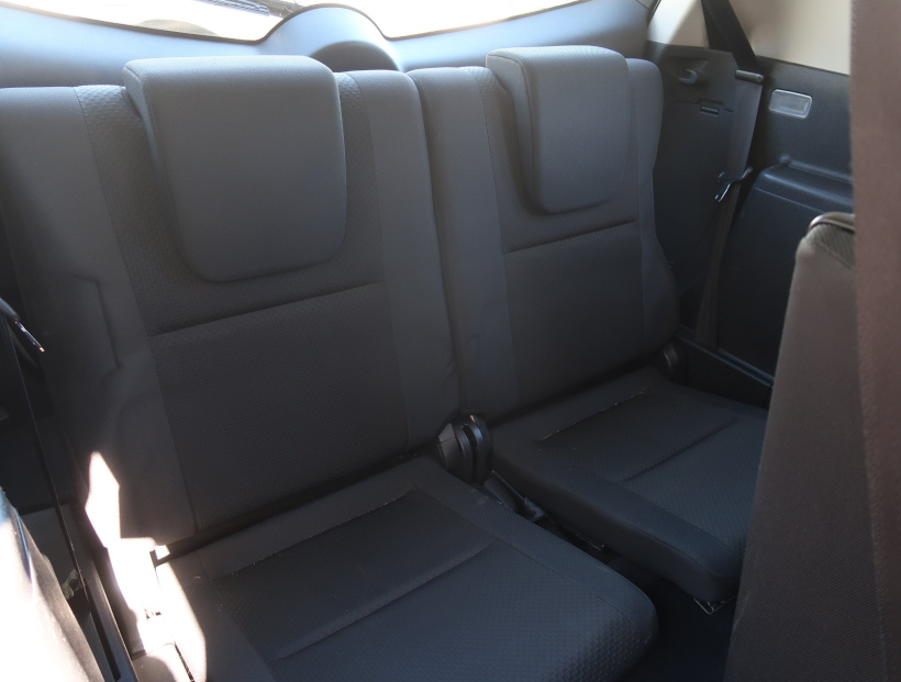 Toyota Corolla Verso, 2004
