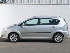 Toyota Corolla Verso - 2004