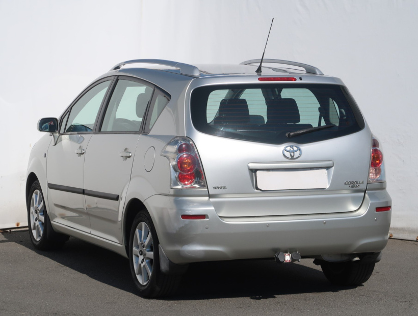Toyota Corolla Verso, 2004