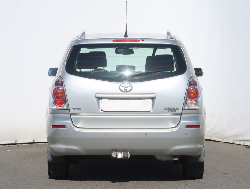 Toyota Corolla Verso, 2004