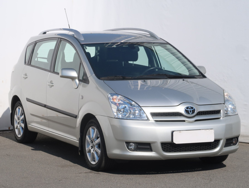 Toyota Corolla Verso, 2004