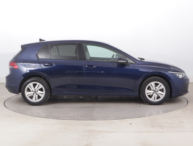 Volkswagen Golf, 2023