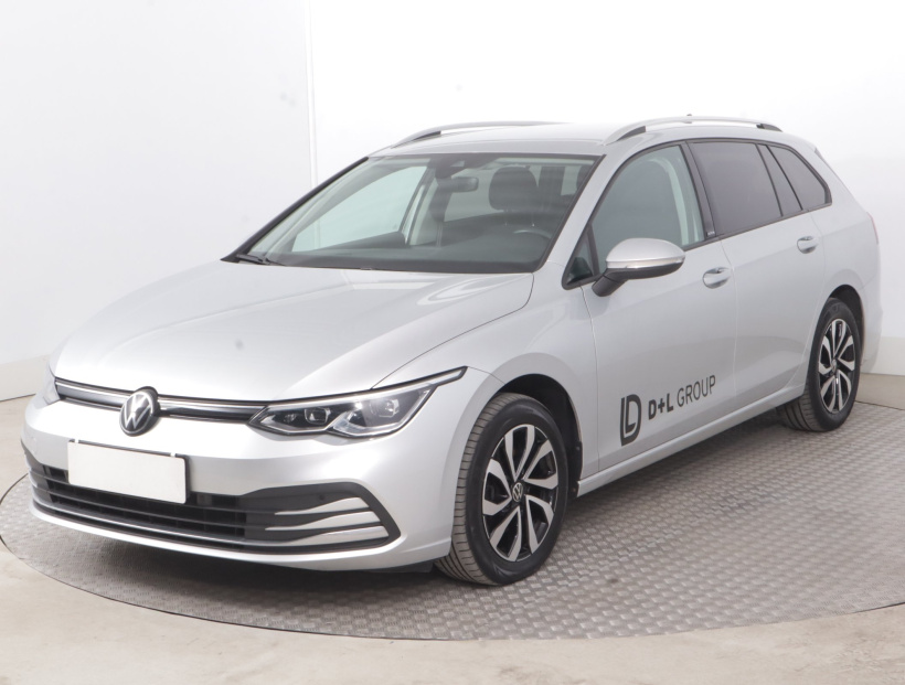 Volkswagen Golf, 2023