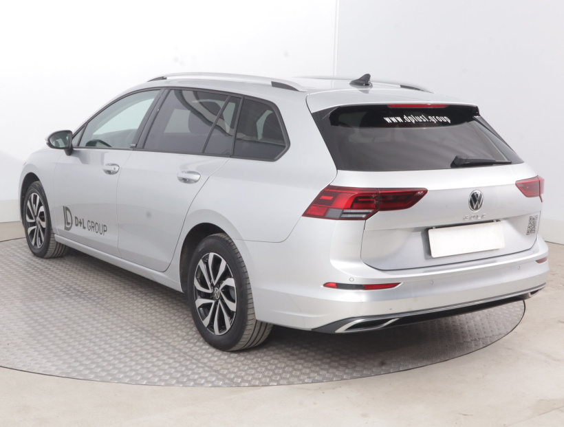 Volkswagen Golf, 2023