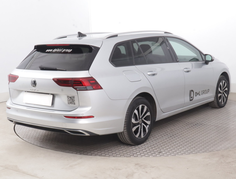 Volkswagen Golf, 2023