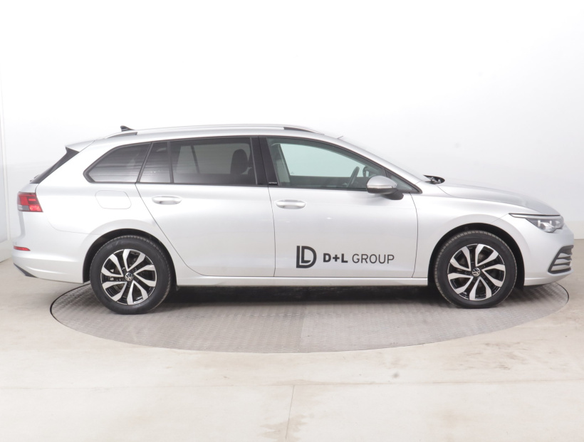 Volkswagen Golf, 2023