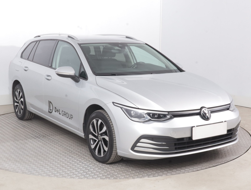 Volkswagen Golf, 2023