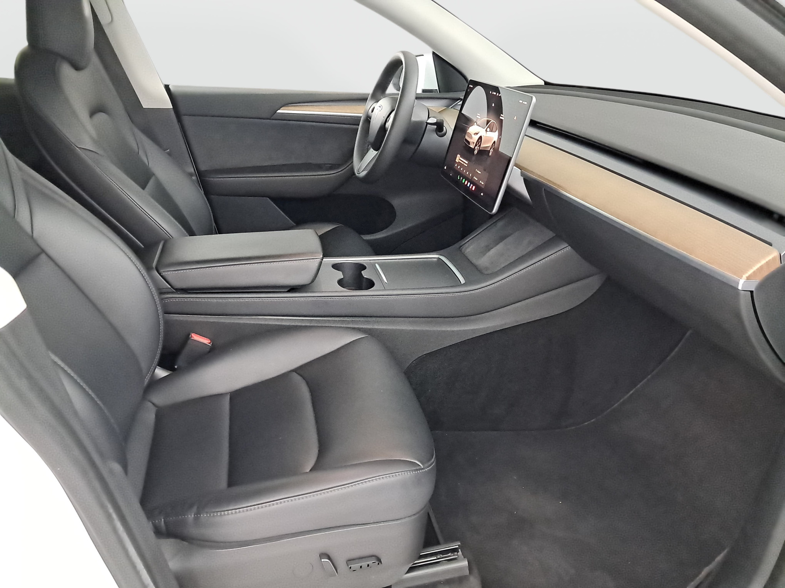 Tesla Model Y Long Range AWD – fotografie 12