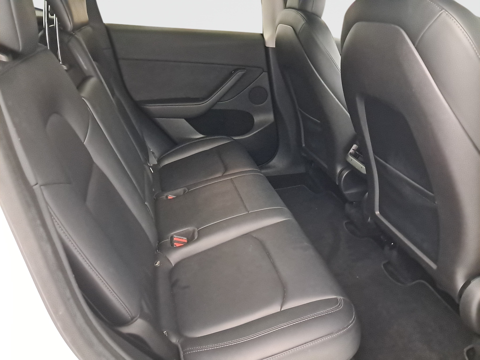 Tesla Model Y Long Range AWD – fotografie 13