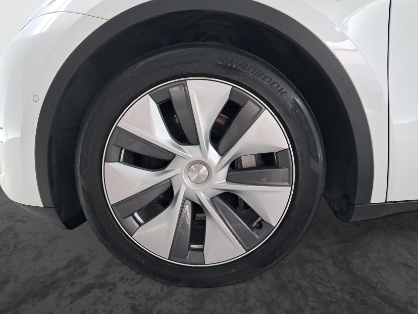 Tesla Model Y, 2022