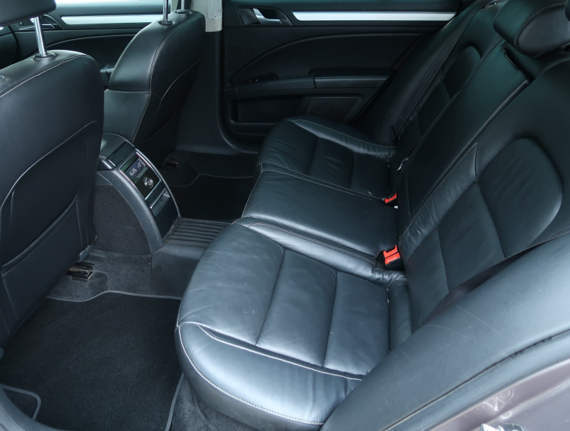 Škoda Superb, 2010