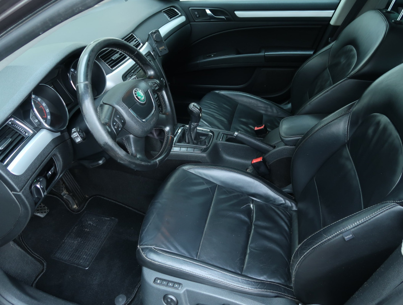 Škoda Superb, 2010