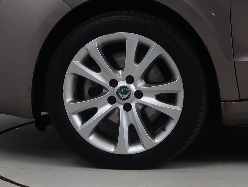 Škoda Superb, 2010