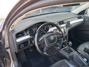 Škoda Superb - 2010