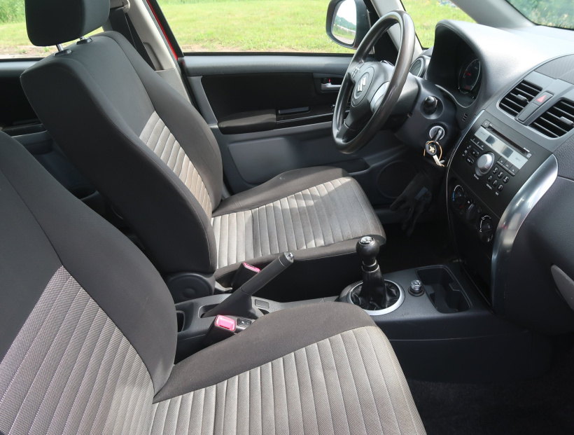 Suzuki SX4, 2010