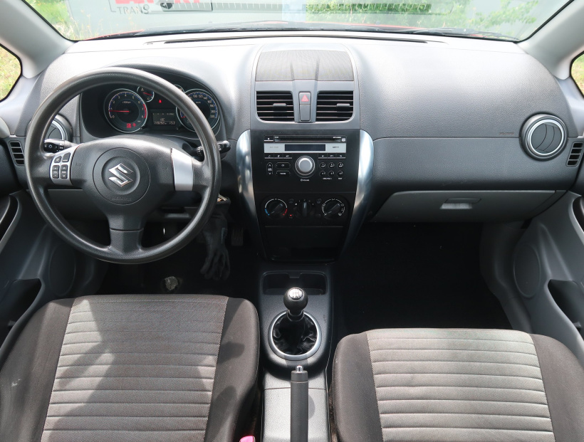 Suzuki SX4, 2010