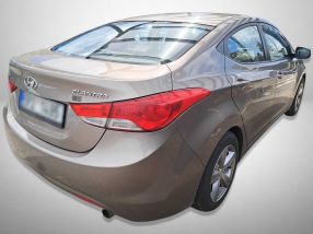 Hyundai Elantra - 2011