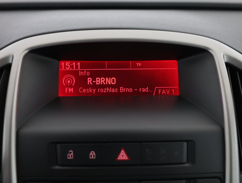 Opel Astra, 2011