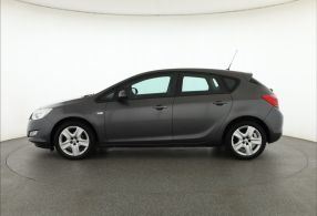 Opel Astra - 2011