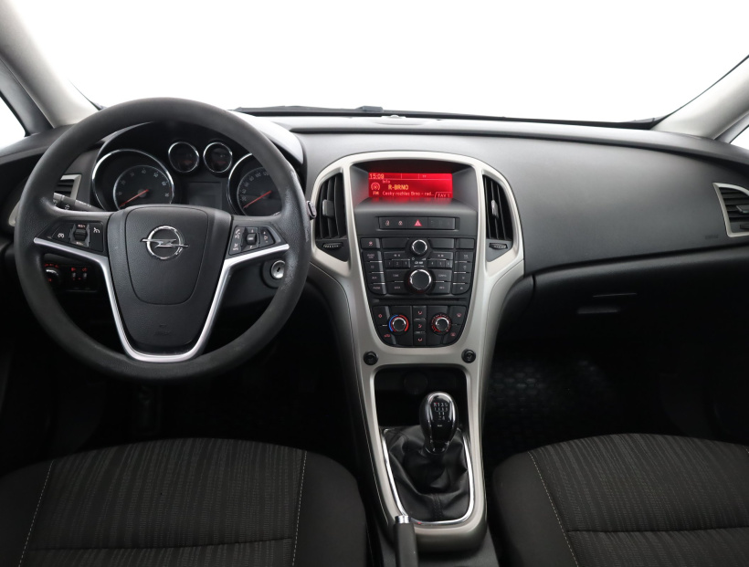 Opel Astra, 2011