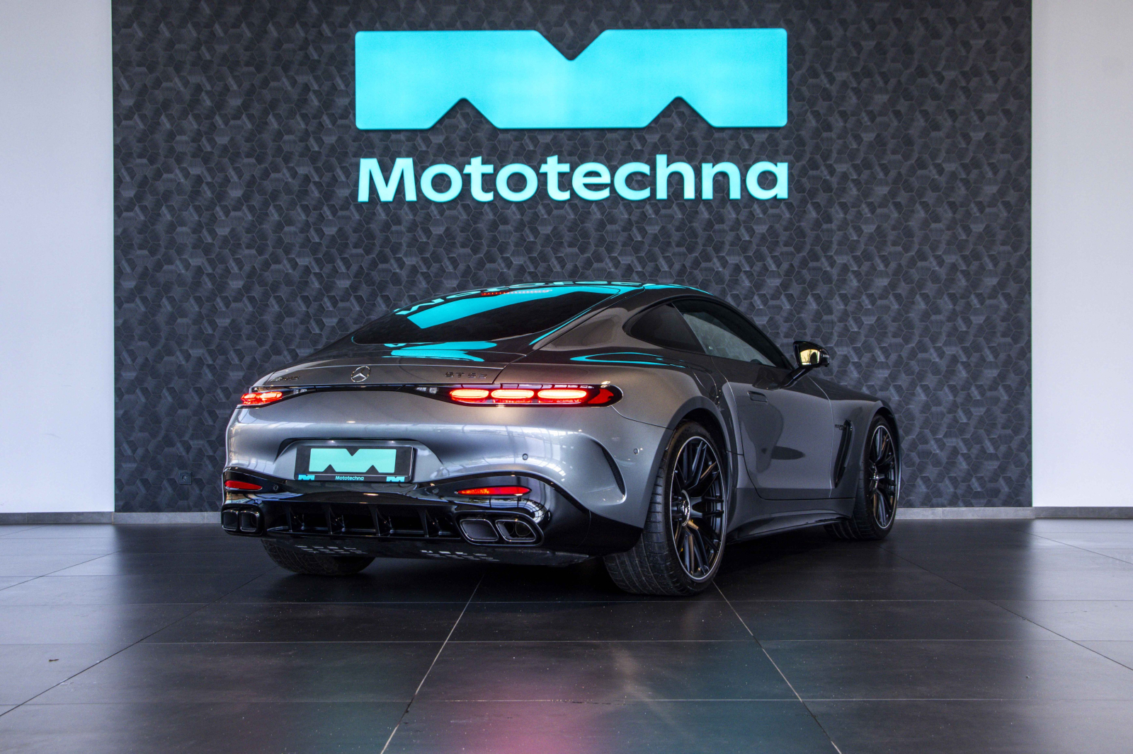 Mercedes-Benz AMG GT - 2025