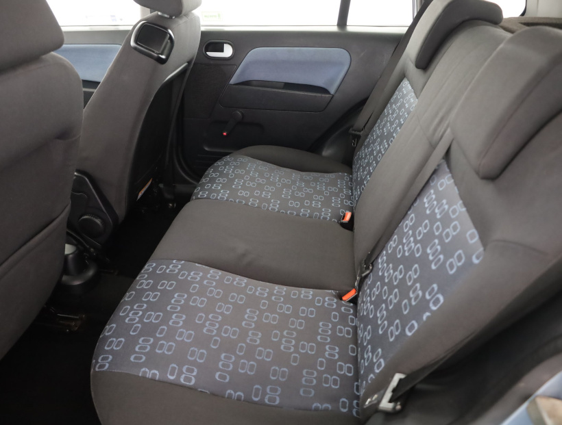 Ford Fusion, 2005