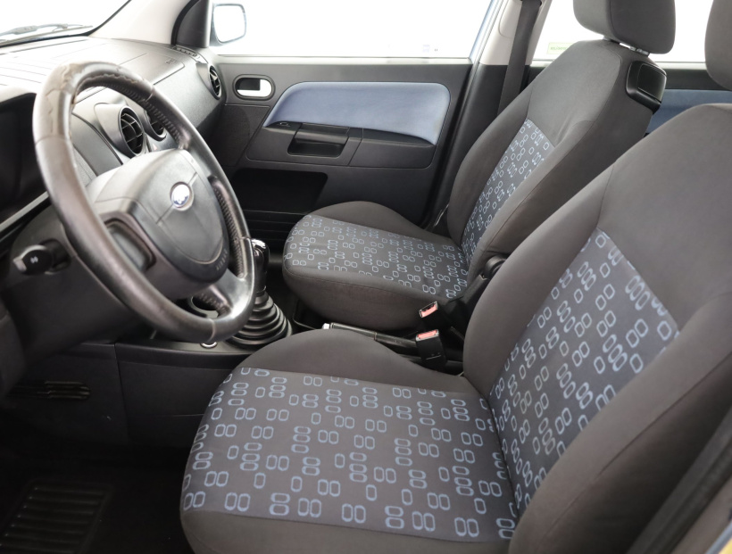 Ford Fusion, 2005