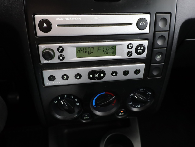 Ford Fusion, 2005