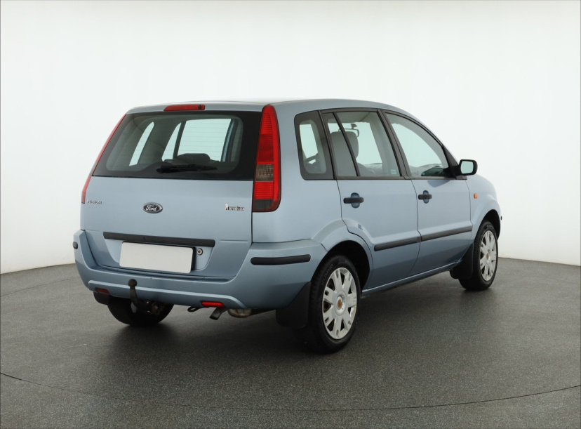 Ford Fusion, 2005