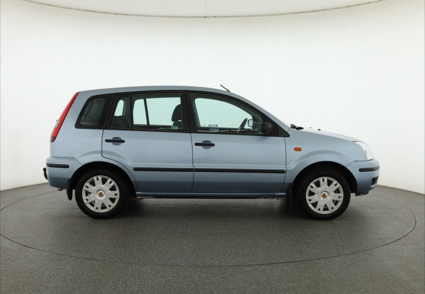 Ford Fusion, 2005