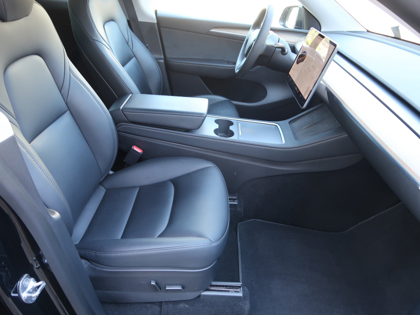 Tesla Model Y, 2021