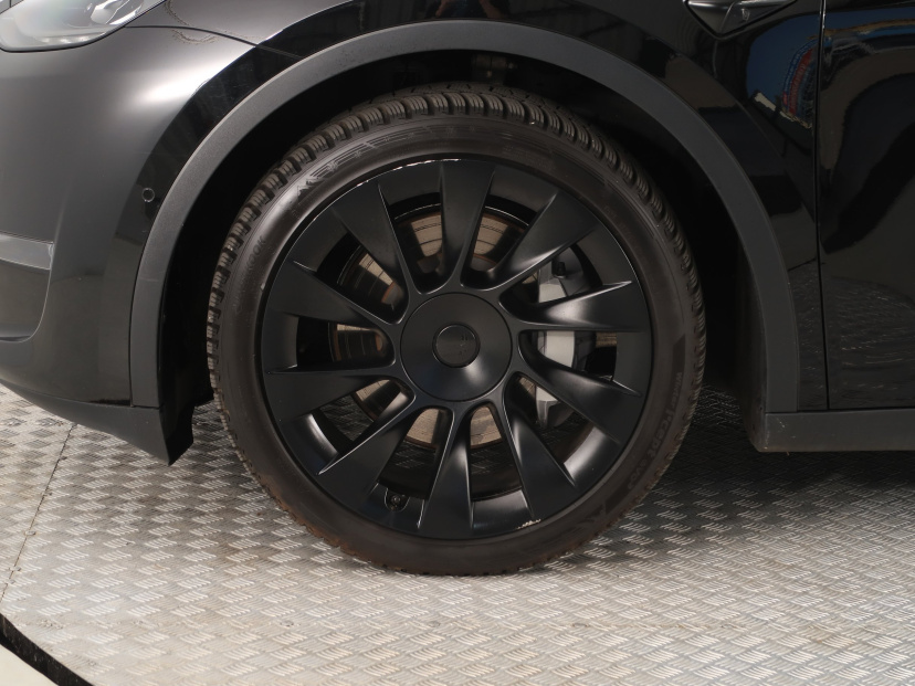 Tesla Model Y, 2021