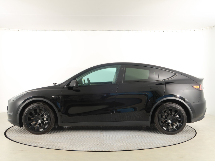 Tesla Model Y, 2021
