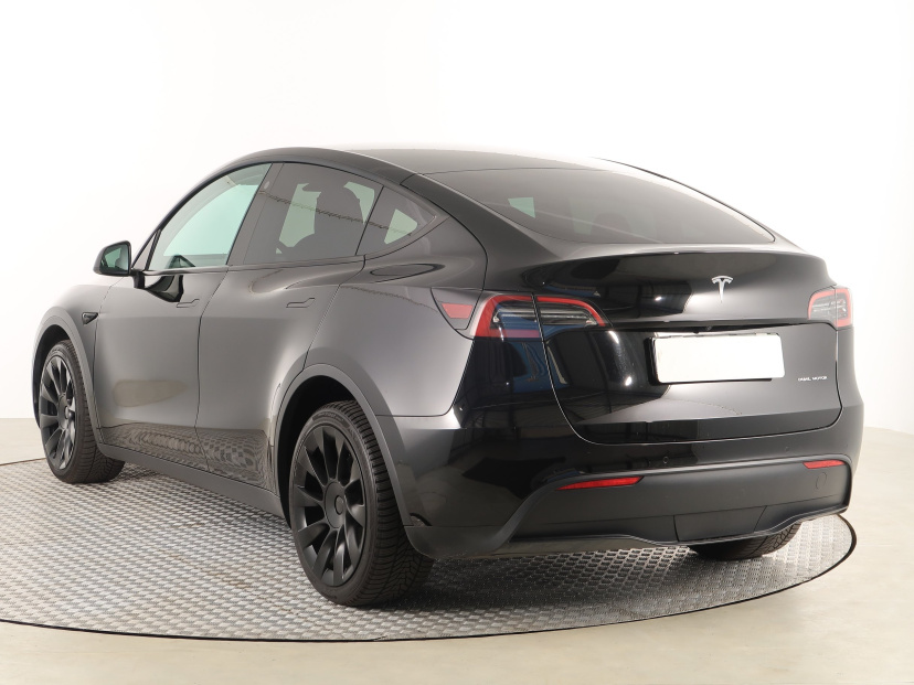 Tesla Model Y, 2021