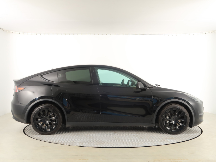 Tesla Model Y, 2021