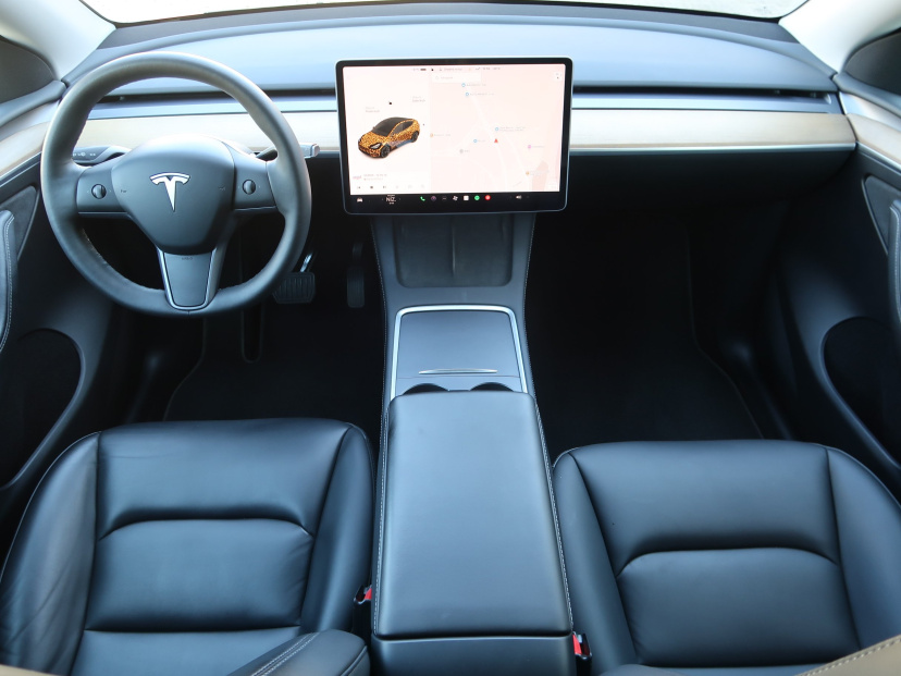 Tesla Model Y, 2021