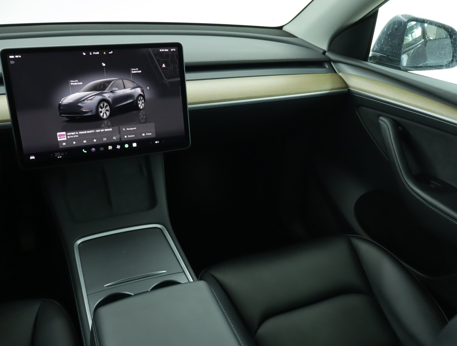 Tesla Model Y Long Range AWD – fotografie 11