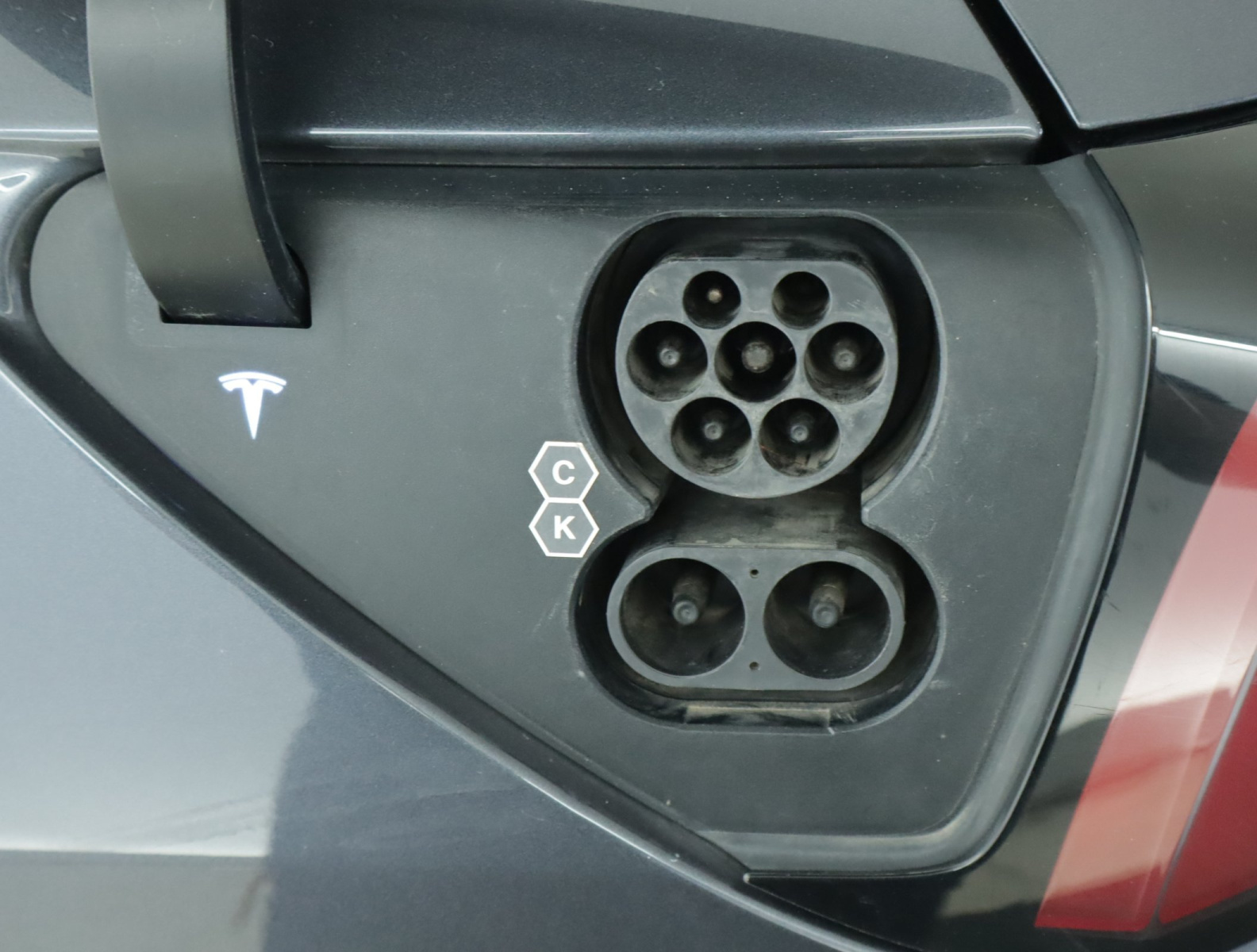 Tesla Model Y Long Range AWD – fotografie 22